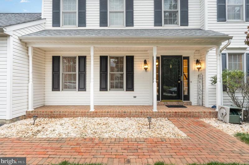 928 Castle Pond Dr, York, PA 17402 - MLS PAYK2053980 for Sale