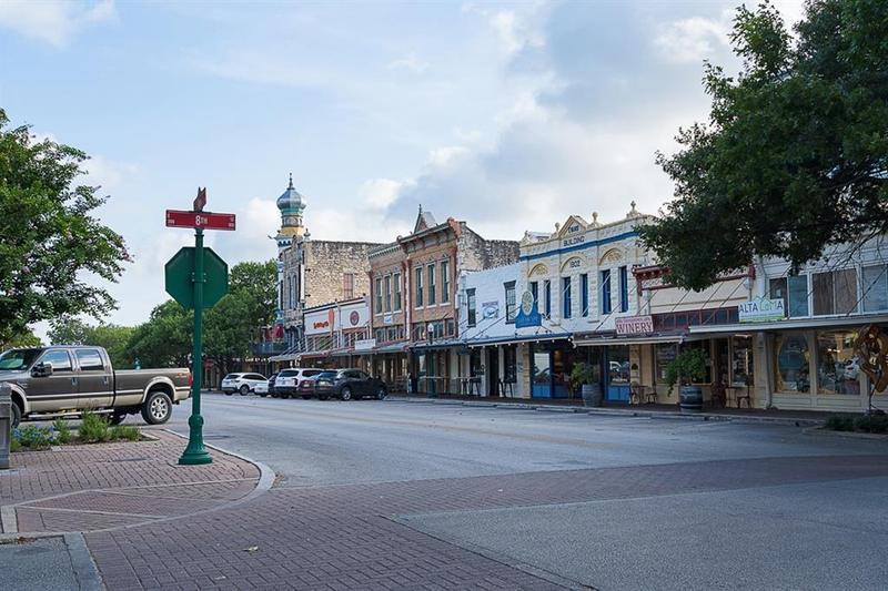 1223 S Austin Ave S, Georgetown, TX 78626 for Sale