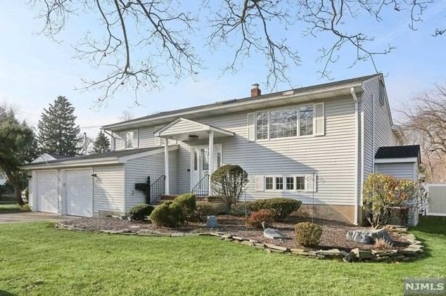 2 Stevens Dr, Dumont, NJ 07628 - MLS 23037534 for Sale