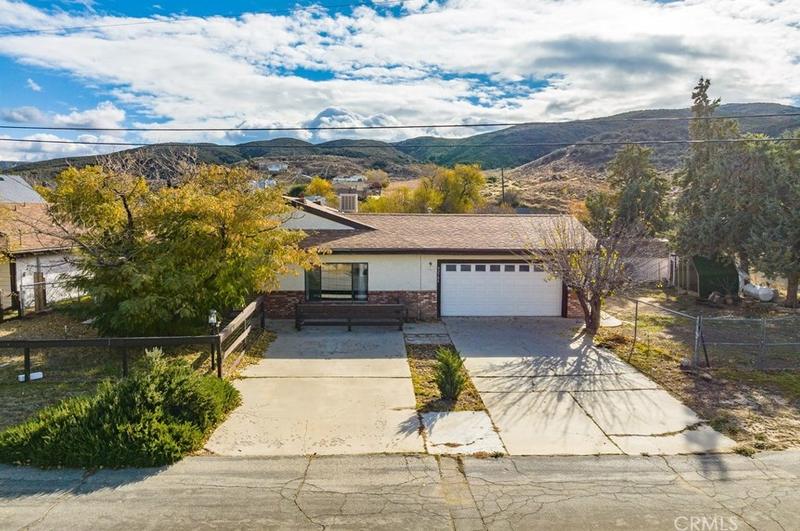 42704 Coolcrest Dr, Lake Hughes, CA 93532 - MLS SR23218053 for Sale