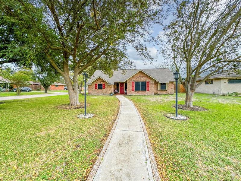1901 19th Ave N, Texas City, TX 77590 for Sale
