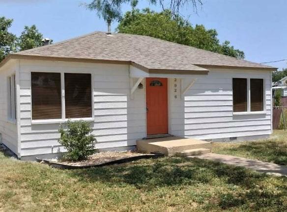 2926 S 12th St - Abilene, TX 79605 - Home For Rent