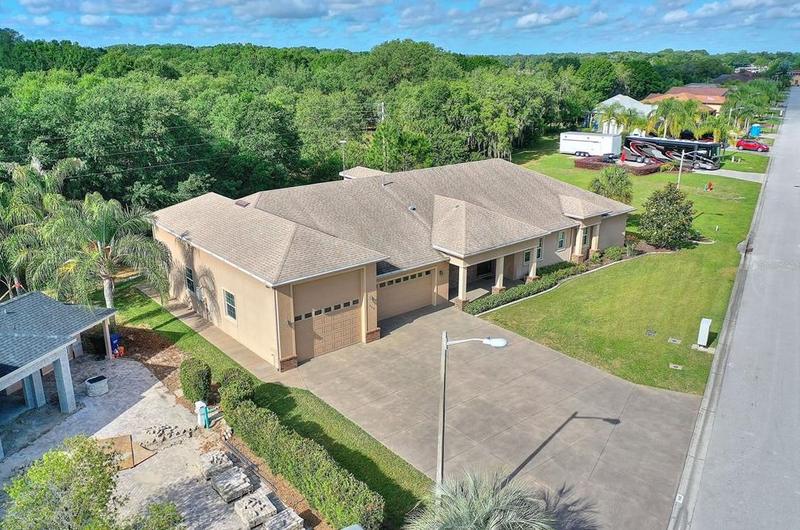 608 Meandering Way, Polk City, FL 33868 - MLS L4940379 for Sale