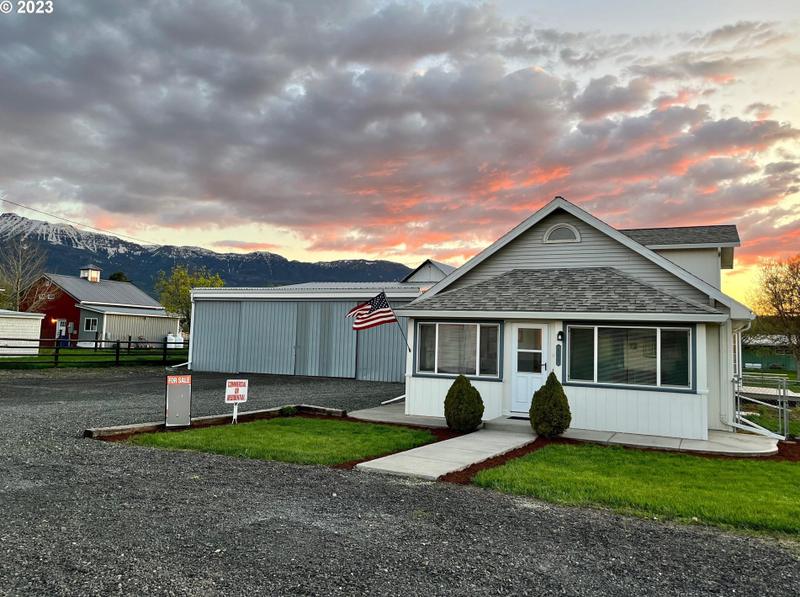 506 NW 2nd St, Enterprise, OR 97828 - MLS 23426075 for Sale
