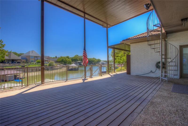 8529 Woodlake Cir, Fort Worth, TX 76179 for Sale