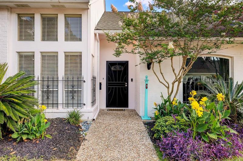 1652 S Gessner Rd, Houston, TX 77063 for Sale