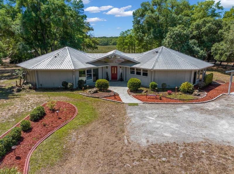 864 N Pennybacker Rd, Inverness, FL 34453 - MLS T3439061 for Sale