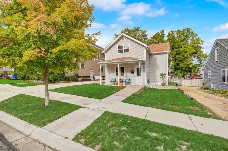 454 10th St, Red Wing, MN 55066 - MLS 6448155 for Sale