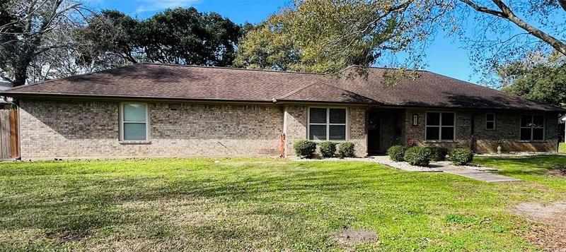 607 N ROCKISLAND ST, Angleton, TX 77515 Single Family Residence For Sale  MLS# 61002582