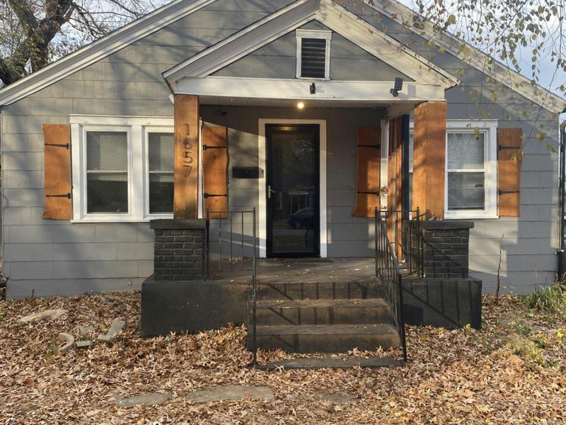 1657 E COMMERCIAL ST, Springfield, MO 65803 Single Family Residence For Sale  MLS# 60257095