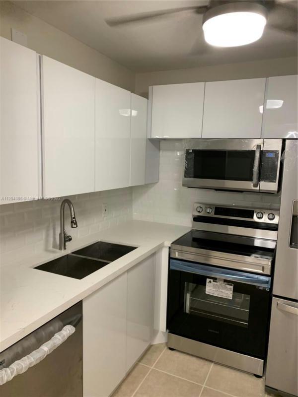 227 OAKRIDGE N # 227, Deerfield Beach, FL 33442 Condominium For Sale  MLS# A11294085