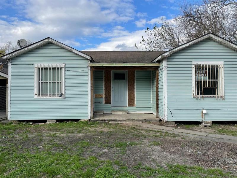 3806 Kennon, Houston, TX 77009 for Sale