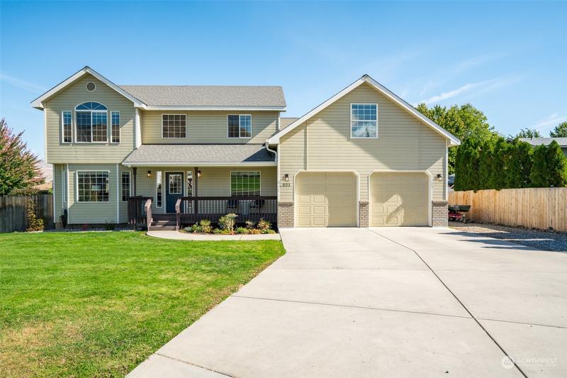 521 Cedarwood Ln, Wenatchee, WA 98801  MLS# 2156945 for Sale