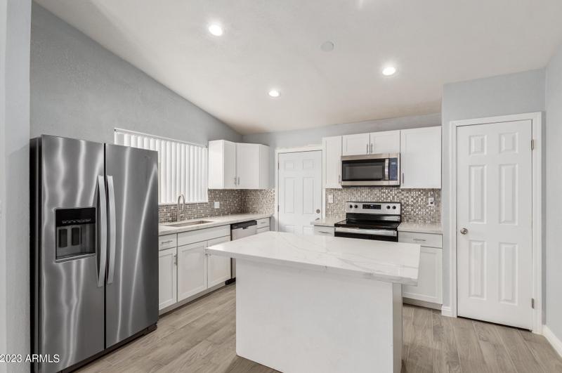 8502 N 37th Ave, Phoenix, AZ 85051 - MLS 6632126 for Sale