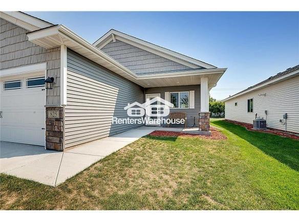 825 Golden Way NW - Isanti, MN 55040 - Home For Rent