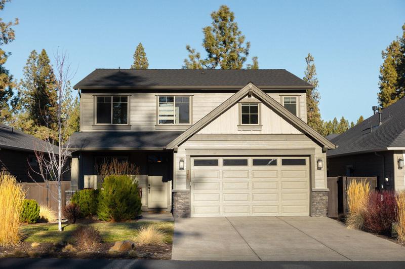 60432 Hedgewood Ln, Bend, OR 97702 - MLS 220174440 for Sale