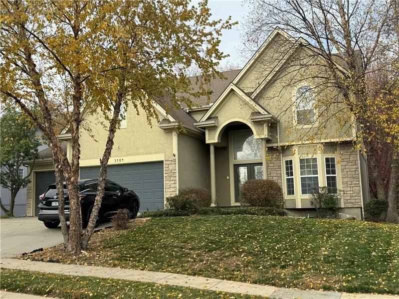 5504 NW 93rd St, Kansas City, MO 64154  MLS# 2462846 for Sale