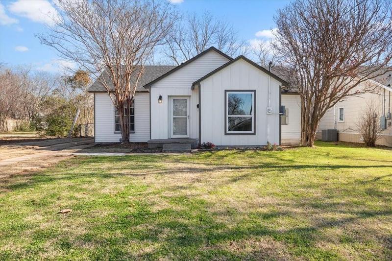 1807 N Lockhart St, Sherman, TX 75092 for Sale