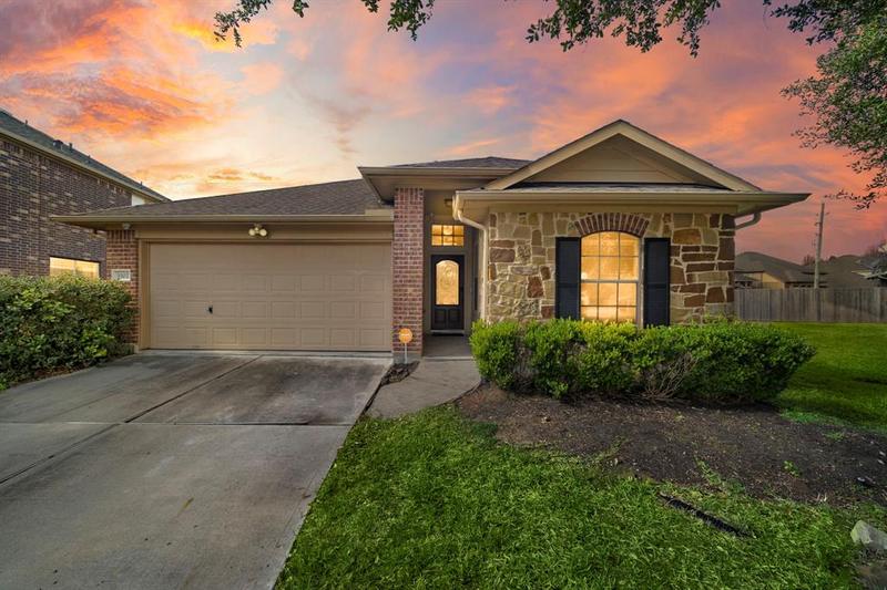 3302 Southern Grove Ln, Pearland, TX 77584 for Sale