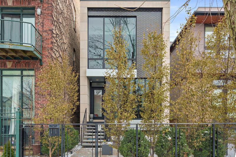 1917 W Huron St, Chicago, IL 60622 - MLS 11753416 for Sale