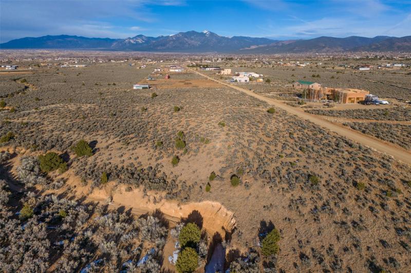 4 CAMINO DE GOLONDRINA, Ranchos de Taos, NM 87557 Single Family Residence For Sale  MLS# 202400056