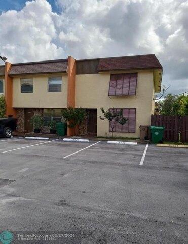 3 Bedroom 2.5 Bath In Davie FL 33314 for Rent