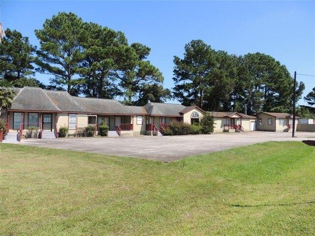 2 Bedroom 0.5 Bath In Tomball TX 77375 for Rent