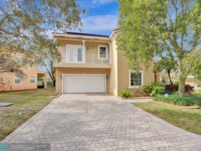 4 Bedroom 3 Bath In Coral Springs FL 33071 for Rent
