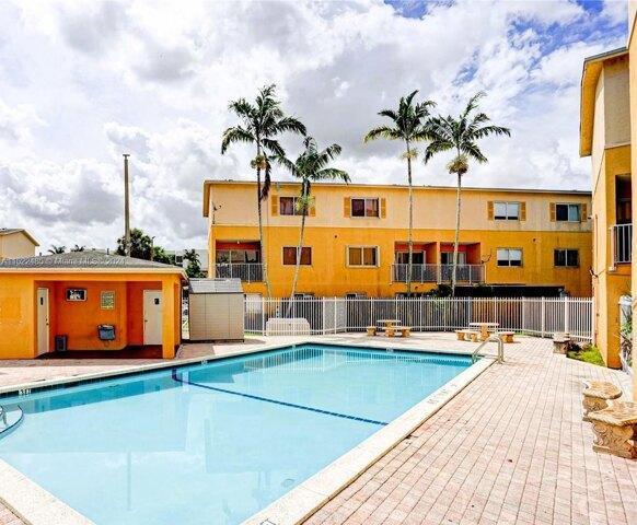 3 Bedroom 2.5 Bath In Miami FL 33183 for Rent
