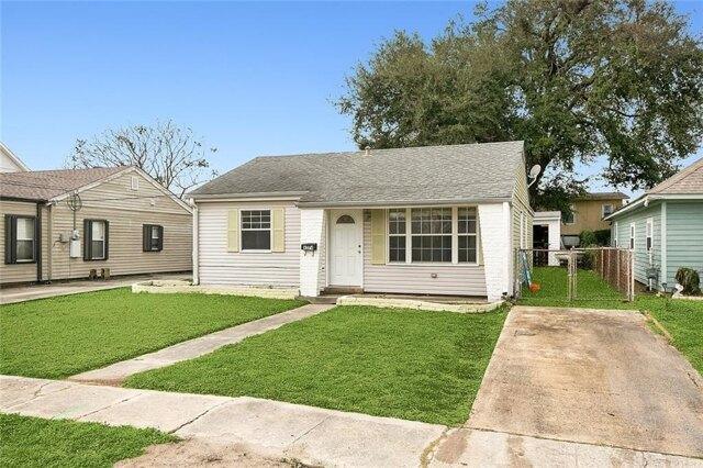2 Bedroom 1 Bath In New Orleans LA 70122 for Rent