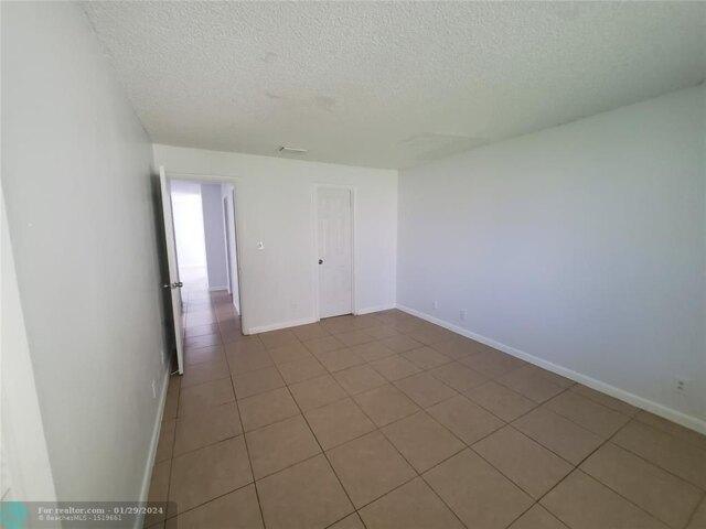2 Bedroom 1.5 Bath In Lauderhill FL 33313 for Rent