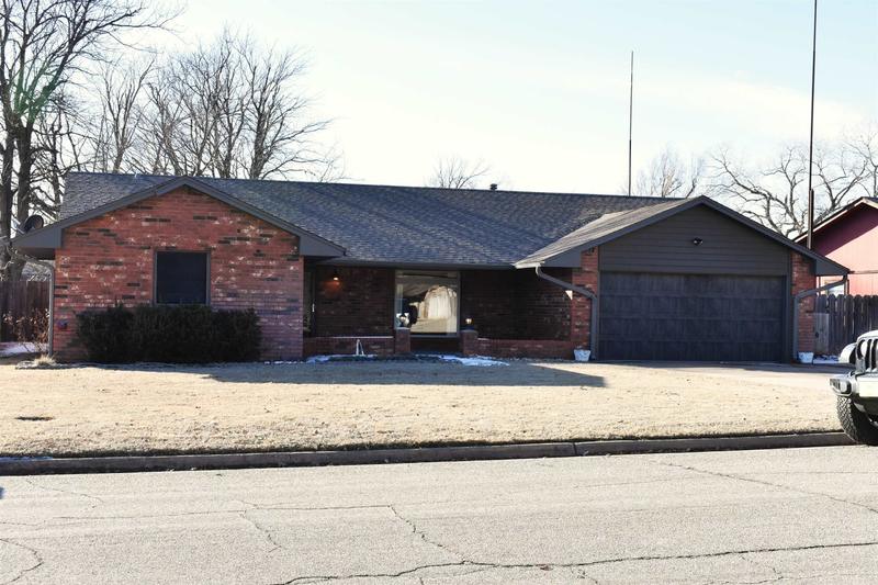 2810 Wagon Trl, Enid, OK 73703  MLS# 20240085 for Sale