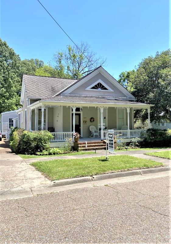 215 St. Charles Ave, Natchez, MS 39120  MLS# 20230130 for Sale
