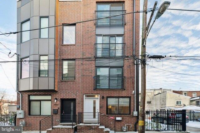 4 Bedroom 4 Bath In Philadelphia PA 19122 for Rent