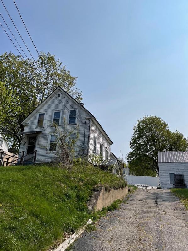 15 Elliot St, Laconia, NH 03246 - MLS 4953506 for Sale