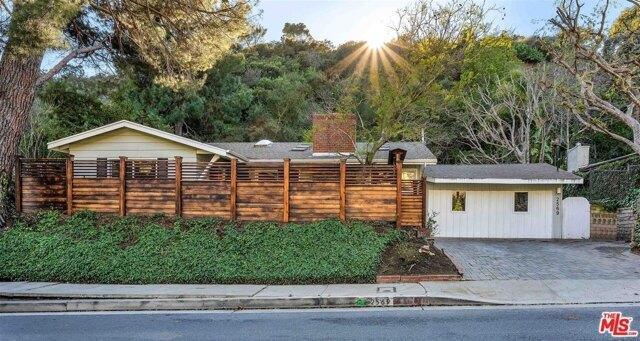 3 Bedroom 2 Bath In Los Angeles CA 90046 for Rent