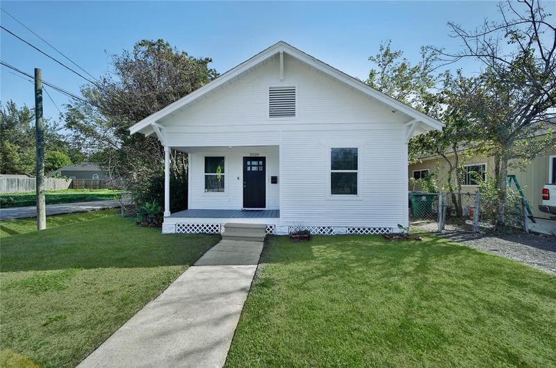 2520 Cochran St, Houston, TX 77009 for Sale