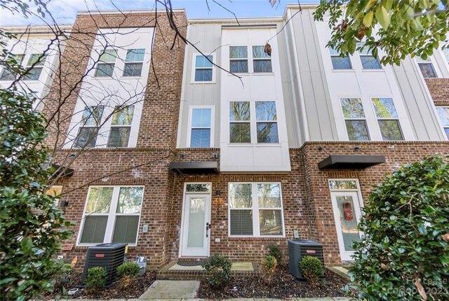 2 Bedroom 2.5 Bath In Charlotte NC 28206 for Rent