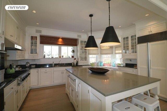 Home For Rent In Southampton, New York