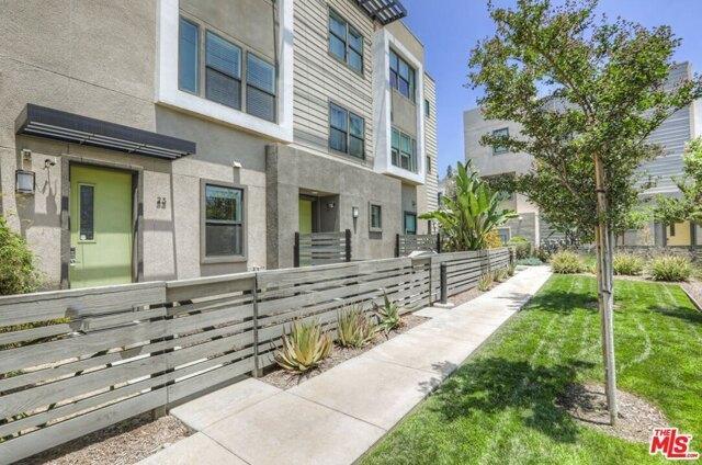 3 Bedroom 3.5 Bath In Los Angeles CA 90065 for Rent