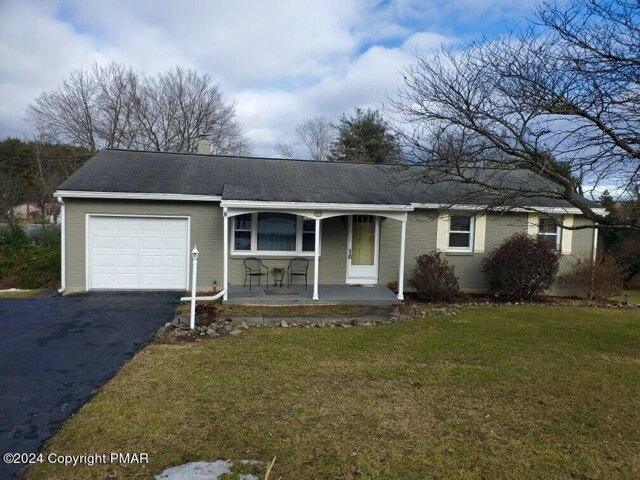 4 Bedroom 2 Bath In Stroudsburg PA 18360 for Rent