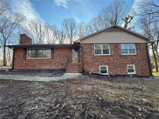5 Bedroom 3 Bath In Jamestown NC 27282 for Rent