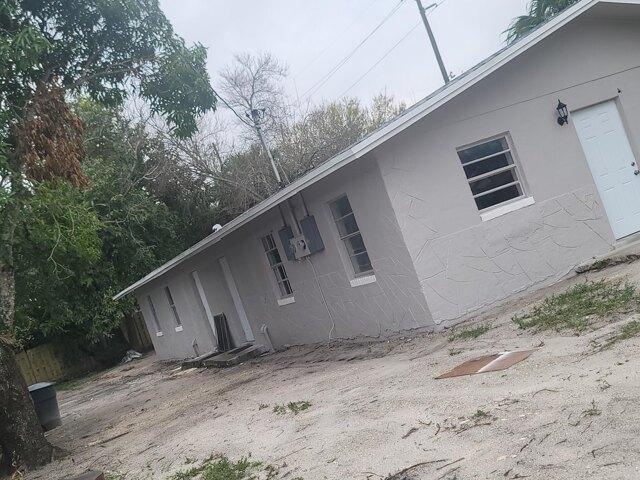 3 Bedroom 2 Bath In Fort Pierce FL 34950 for Rent