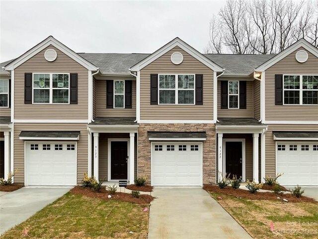 3 Bedroom 2.5 Bath In Charlotte NC 28216 for Rent
