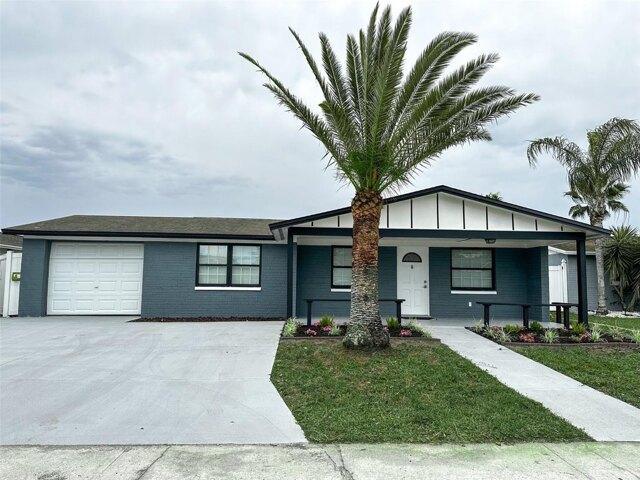 3 Bedroom 2 Bath In Holiday FL 34691 for Sale