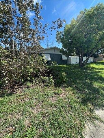 2 Bedroom 1.5 Bath In Holiday FL 34691 for Sale