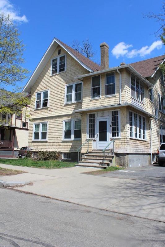 4 bedroom in Newton MA 02458 for Rent