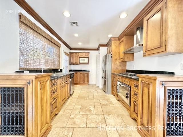 2 Bedroom 1 Bath In Los Angeles CA 90066 for Rent