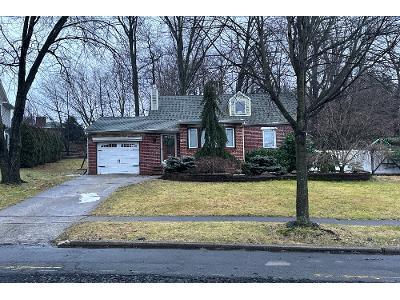 Lee Ave for Sale