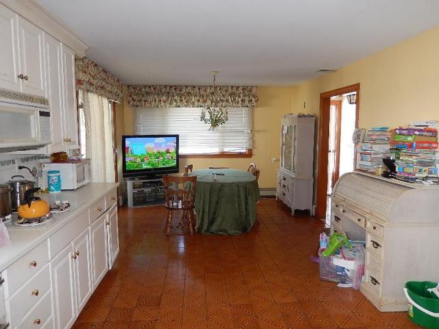 4 Bedroom 2 Bath In Somerville MA 02144 for Rent